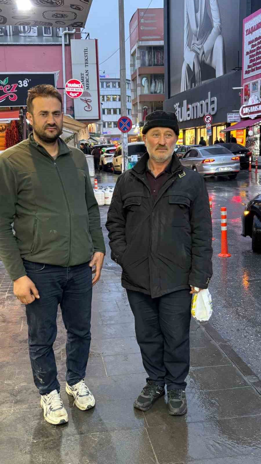 feto yalaniyla dolandirilmaktan arkadasi kurtardi 2 IpIhh9Dn