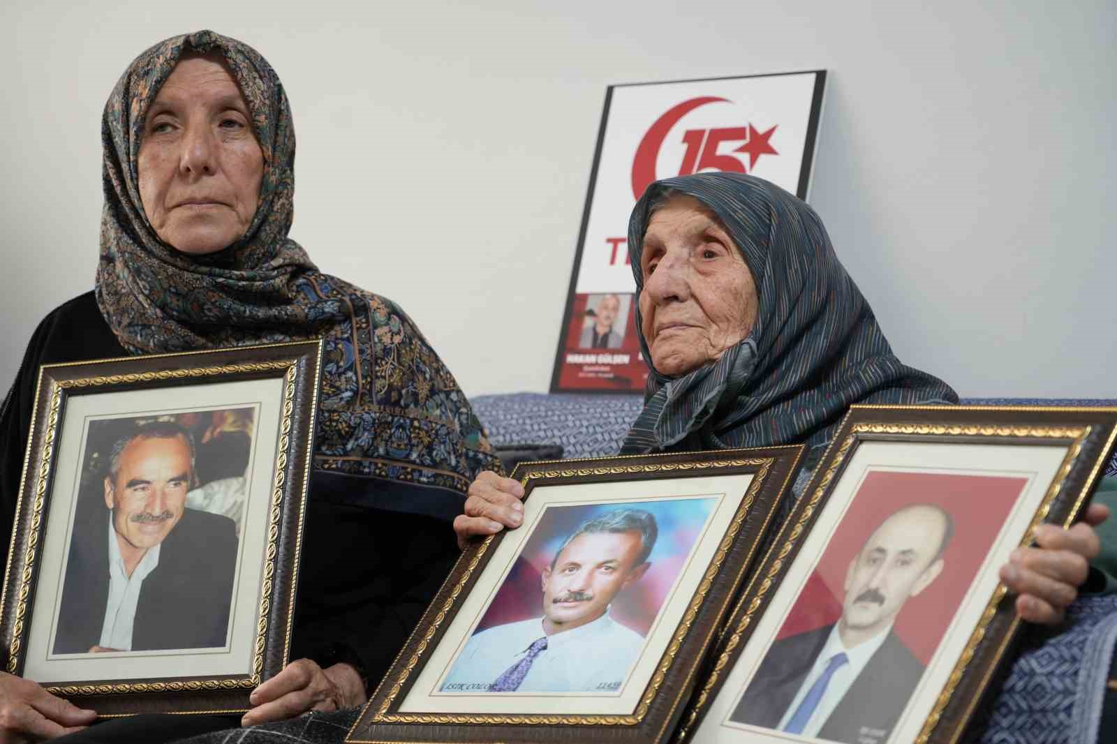 FETÖ’nün hain darbe girişiminde 2 oğlu ve damadını şehit veren 100 yaşındaki Muzaffer Gülşen’in acısı 10 yıldır dinmiyor 4 fetonun hain darbe girisiminde 2 oglu ve damadini sehit veren 100 yasindaki muzaffer gulsenin 7Cahc2z8