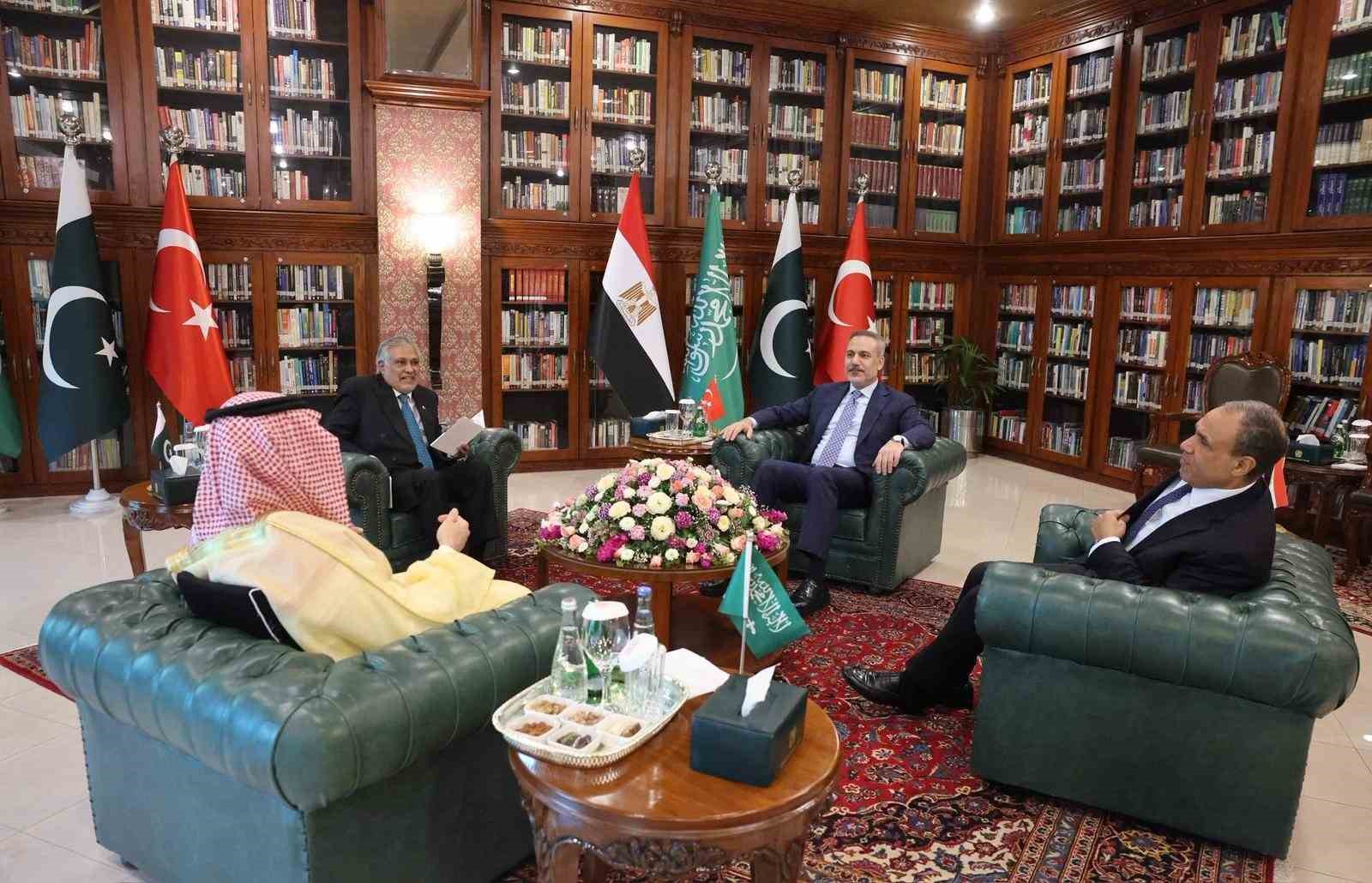 Fidan, Türkiye-Mısır-Pakistan-Suudi Arabistan Dışişleri Bakanları Toplantısı’na katıldı 7 fidan turkiye misir pakistan suudi arabistan disisleri bakanlari toplantisina katildi 3 vDmXj6XD
