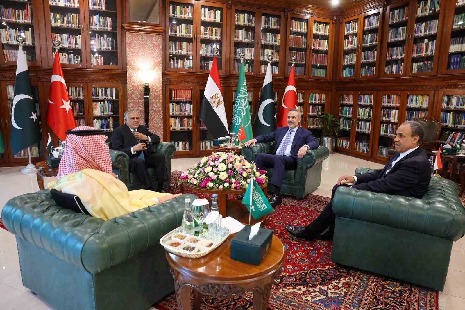 Fidan, Türkiye-Mısır-Pakistan-Suudi Arabistan Dışişleri Bakanları Toplantısı’na katıldı 9 fidan turkiye misir pakistan suudi arabistan disisleri bakanlari toplantisina katildi 5 QSsHAzR1