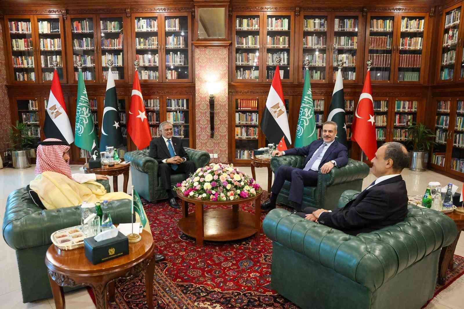 Fidan, Türkiye-Mısır-Pakistan-Suudi Arabistan Dışişleri Bakanları Toplantısı’na katıldı 10 fidan turkiye misir pakistan suudi arabistan disisleri bakanlari toplantisina katildi 6 hTclUBEF