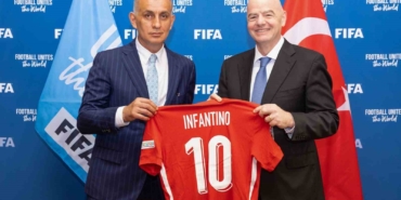 fifa-baskani-infantinodan-turkiyeye-tebrik-e1QHOOIp.jpg