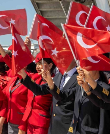filenin-sultanlarina-thyden-coskulu-karsilama-7bkrvMby.jpg