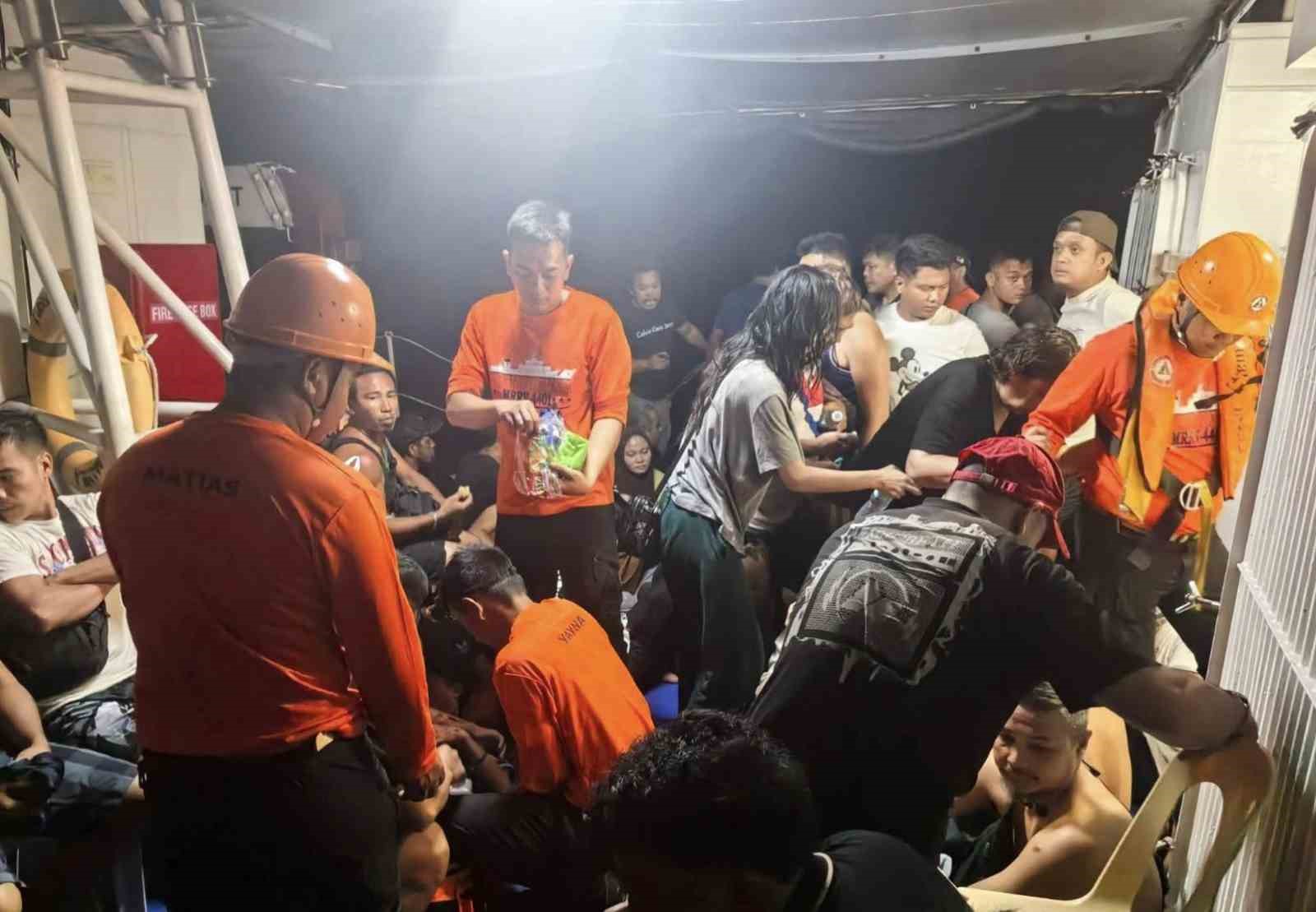 filipinlerde feribot batti 15 olu 43 kayip 0 cFZmvu2J