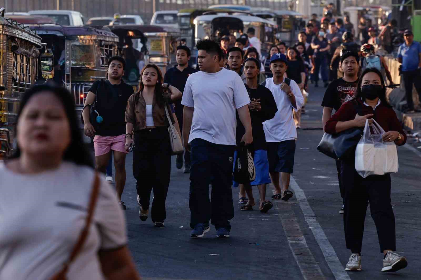 Filipinler’de ulaşım sendikaları artan yakıt fiyatlarına karşı iş bıraktı 6 filipinlerde ulasim sendikalari artan yakit fiyatlarina karsi is birakti 2 Lgh3bQq5