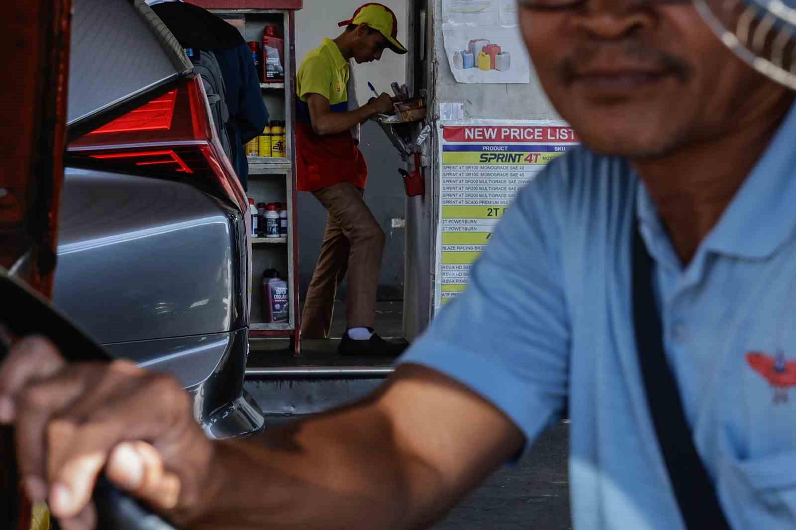 Filipinler’de ulaşım sendikaları artan yakıt fiyatlarına karşı iş bıraktı 8 filipinlerde ulasim sendikalari artan yakit fiyatlarina karsi is birakti 4 4hUCszvg