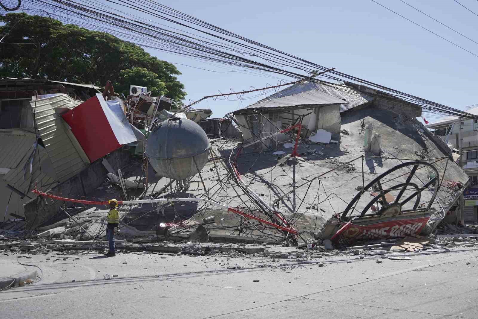 Filipinler’deki depremde can kaybı 19’a yükseldi 6 filipinlerdeki depremde can kaybi 19a yukseldi 2 MghJP97M