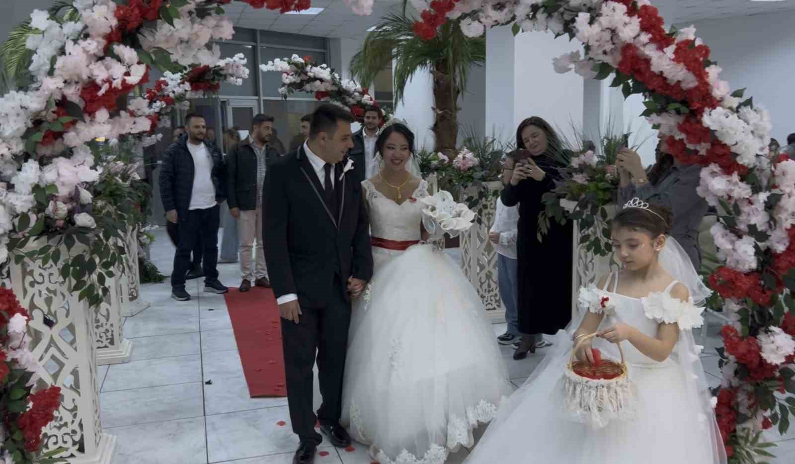 filipinlerden turkiyeye mesafe tanimayan ask 4 BQEgzI4s