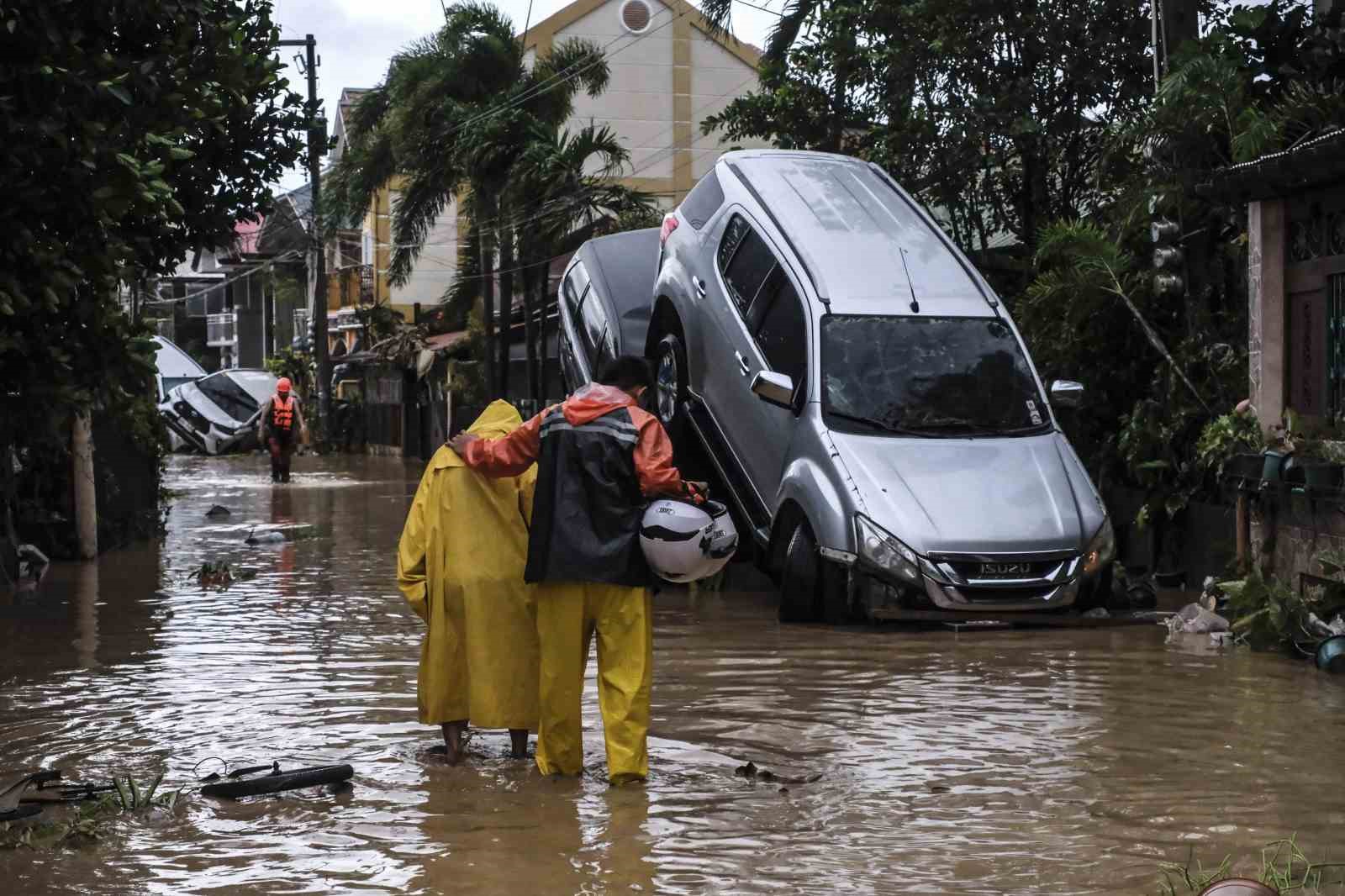 filipinleri kalmaegi tayfunu vurdu 2 olu 13 jVvtDpmR