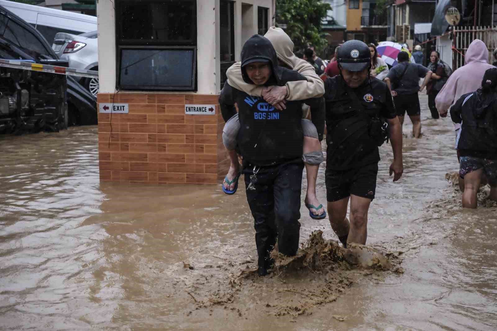 filipinleri kalmaegi tayfunu vurdu 2 olu 9 eAgwYvOl