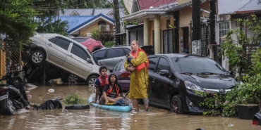 filipinleri-kalmaegi-tayfunu-vurdu-2-olu-w7d7nuHA.jpg