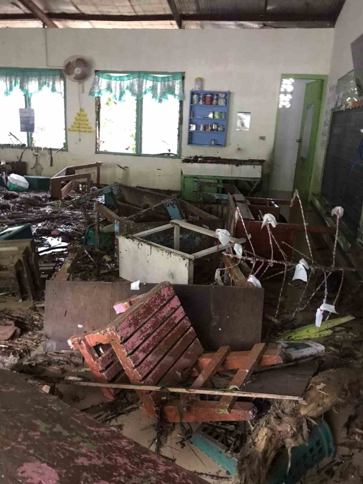 filipinleri tropikal firtina vurdu 12 olu 5 CaStRbSb