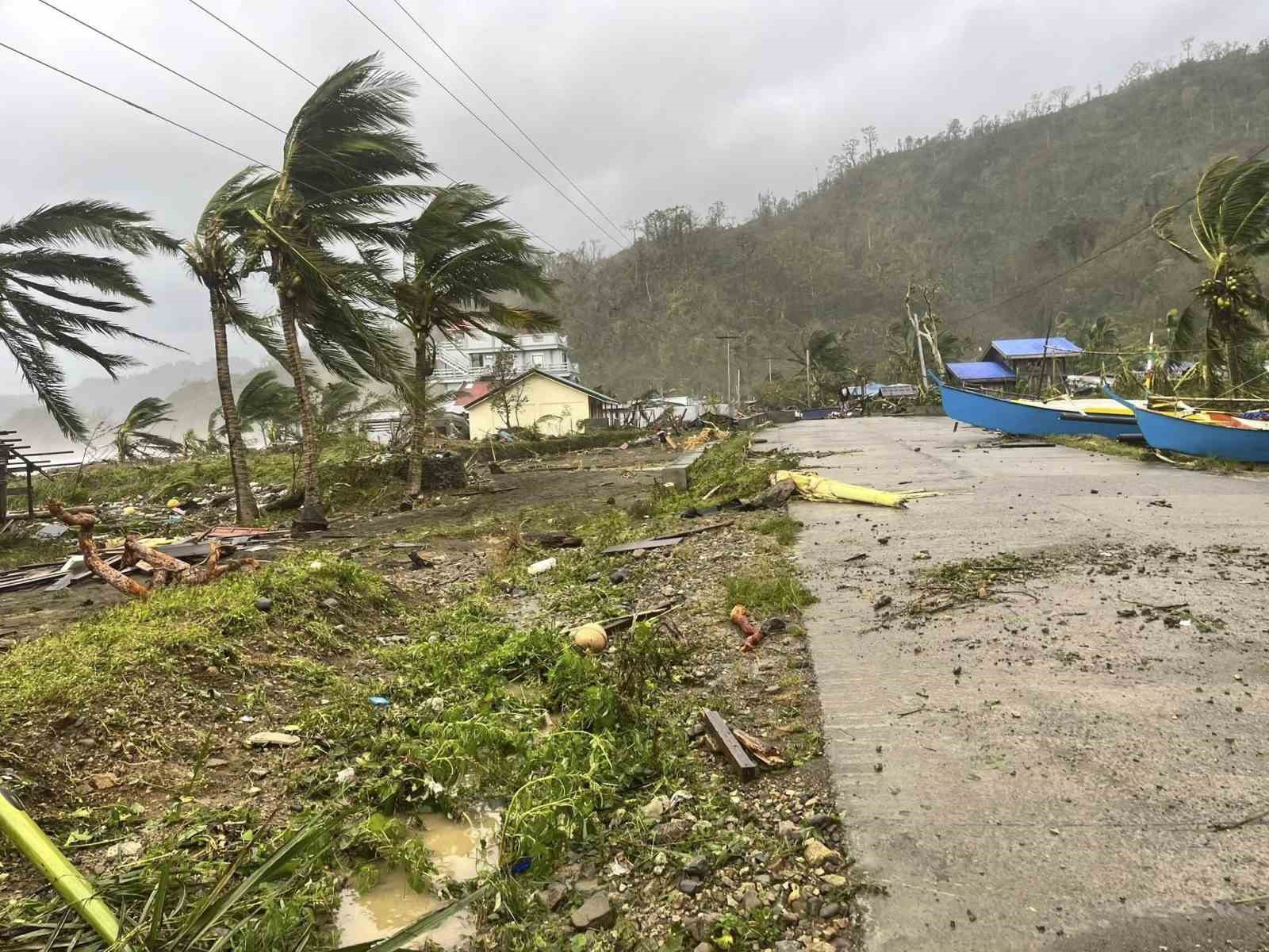 Filipinler’i vuran Süper Tayfun’da can kaybı 4’e yükseldi 13 filipinleri vuran super tayfunda can kaybi 4e yukseldi 9 yM96GNwN