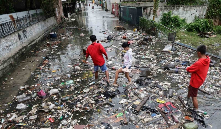 filipinleri-vuran-super-tayfunda-can-kaybi-4e-yukseldi-vHJOfDVx.jpg