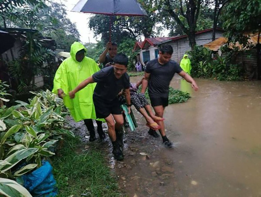 filipinleri vuran super tayfunda olu sayisi 27ye yukseldi 2 kisi kayip 4 NpPJt5R9
