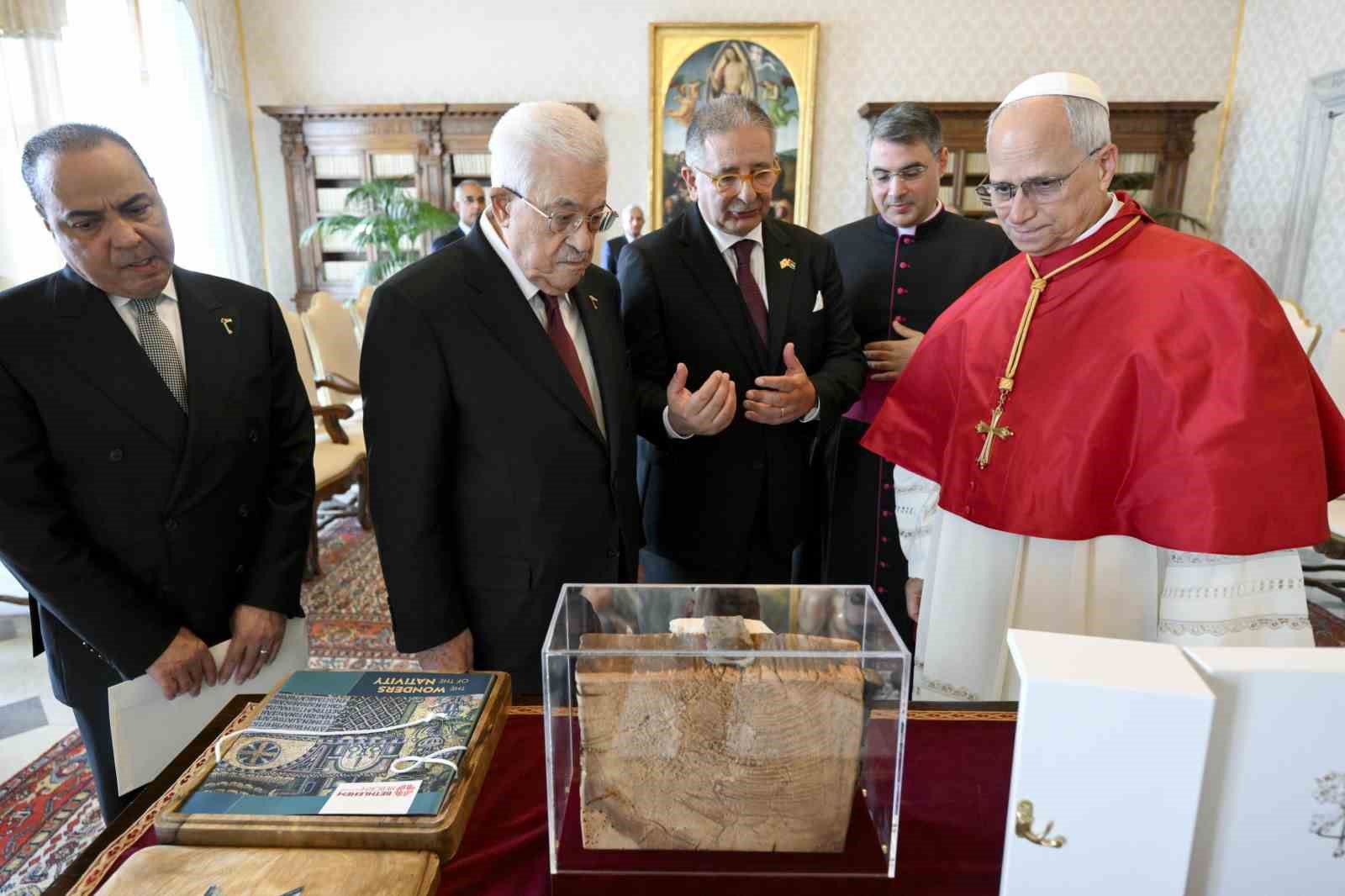 filistin devlet baskani abbas ile papa 14uncu leodan ilk gorusme 6 QOmGyIHB