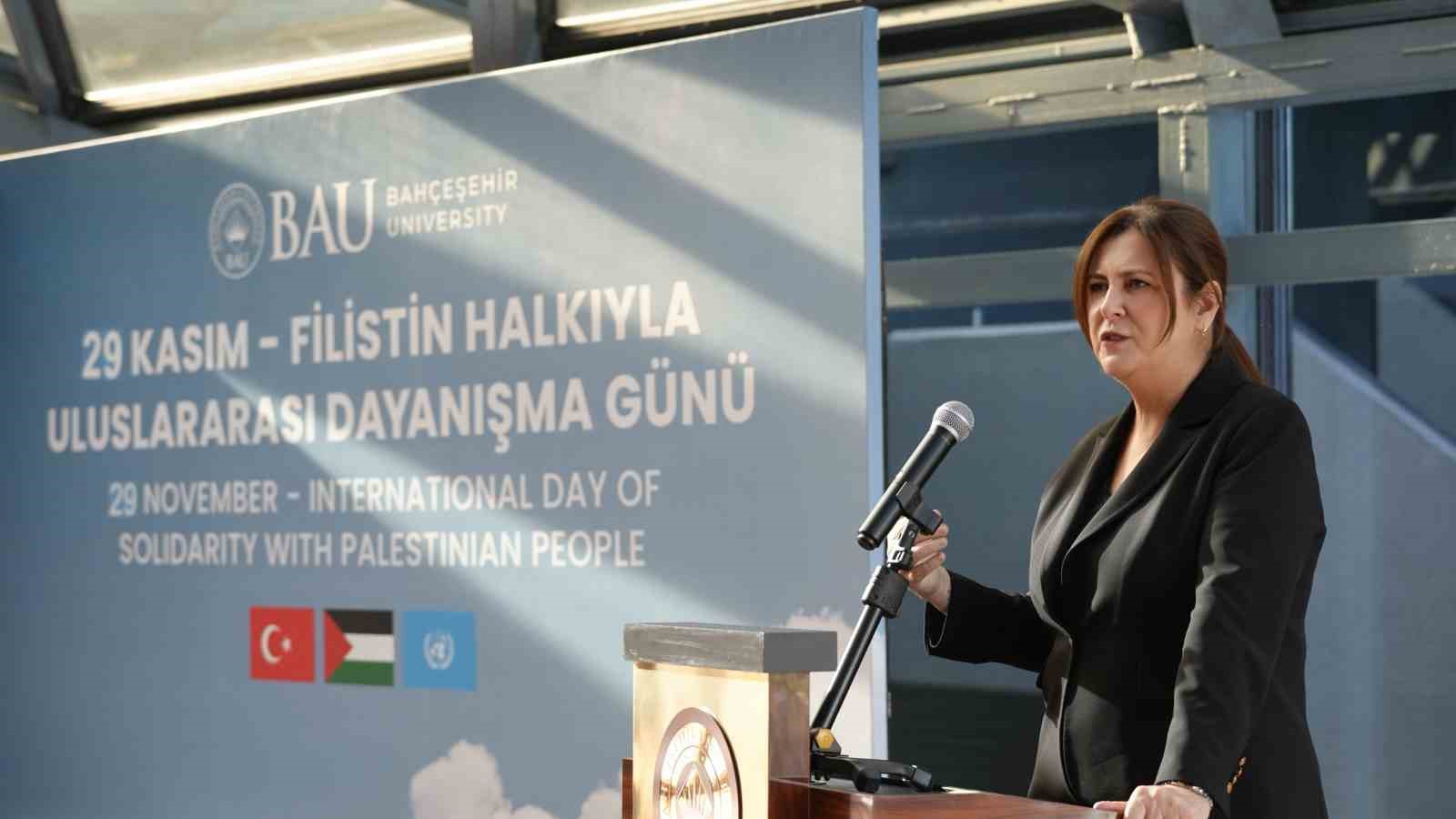 filistinle dayanismada yemekler kirik tabaklarda sergilendi 3 zyJCIHS2