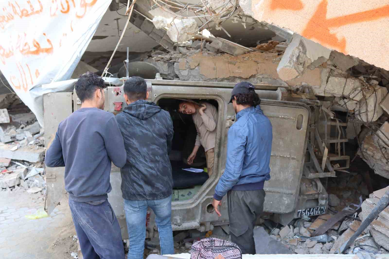 filistinli genc israil zirhli aracini sarj istasyonuna cevirdi 2 vh1jCa2z
