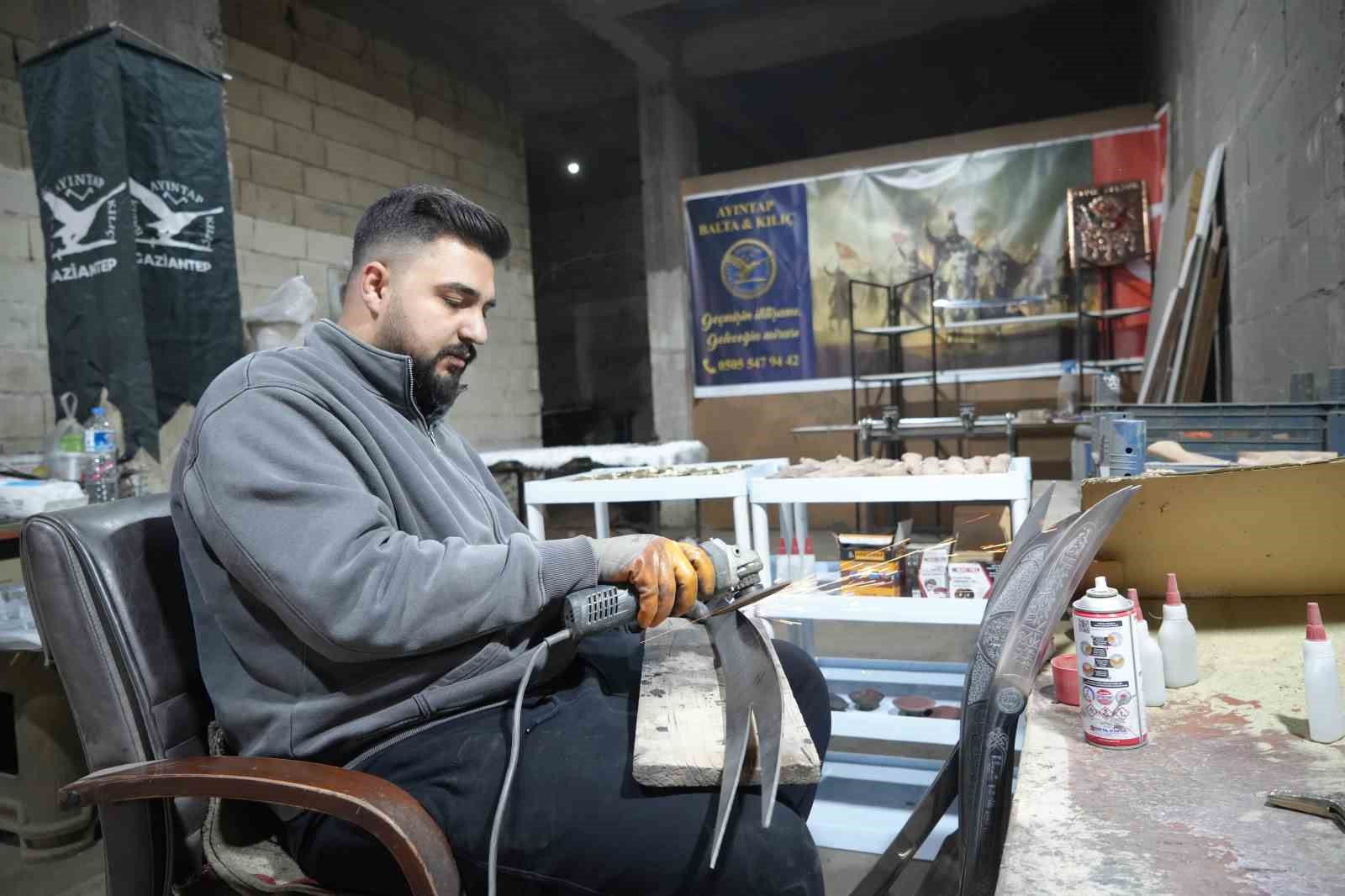 filmlerden esinlenen genc ata meslegi olan kilic ustaligini surduruyor 0