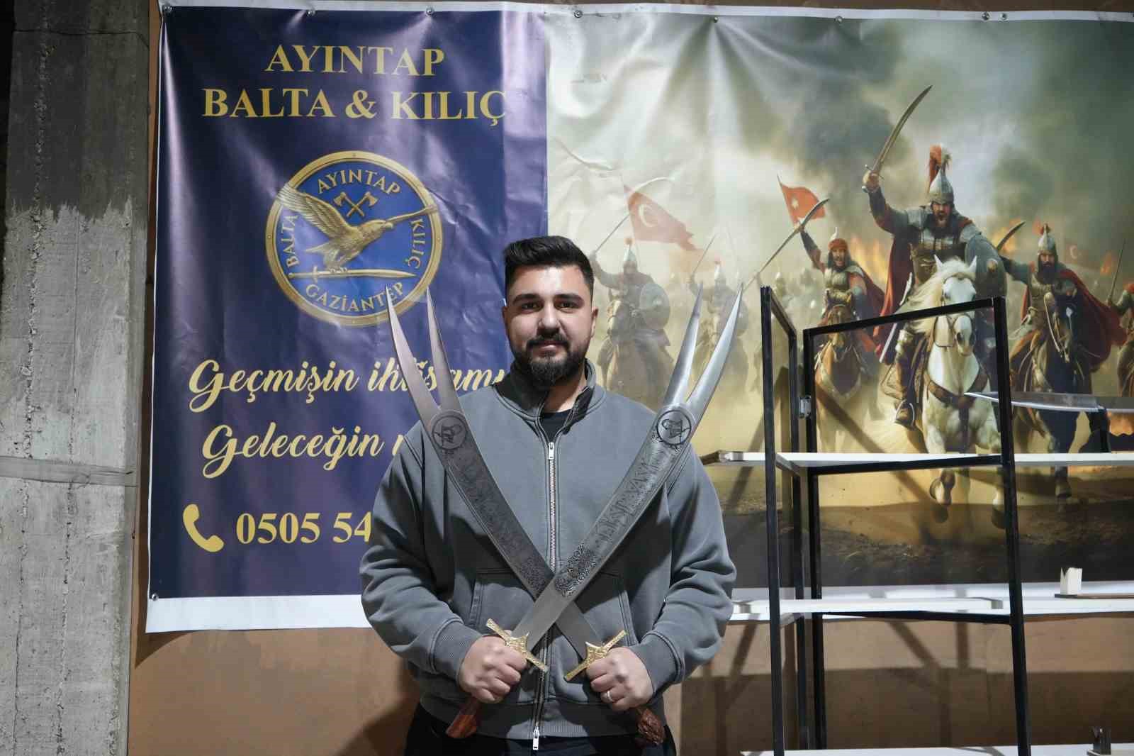 filmlerden esinlenen genc ata meslegi olan kilic ustaligini surduruyor 6 lO8jlvrI