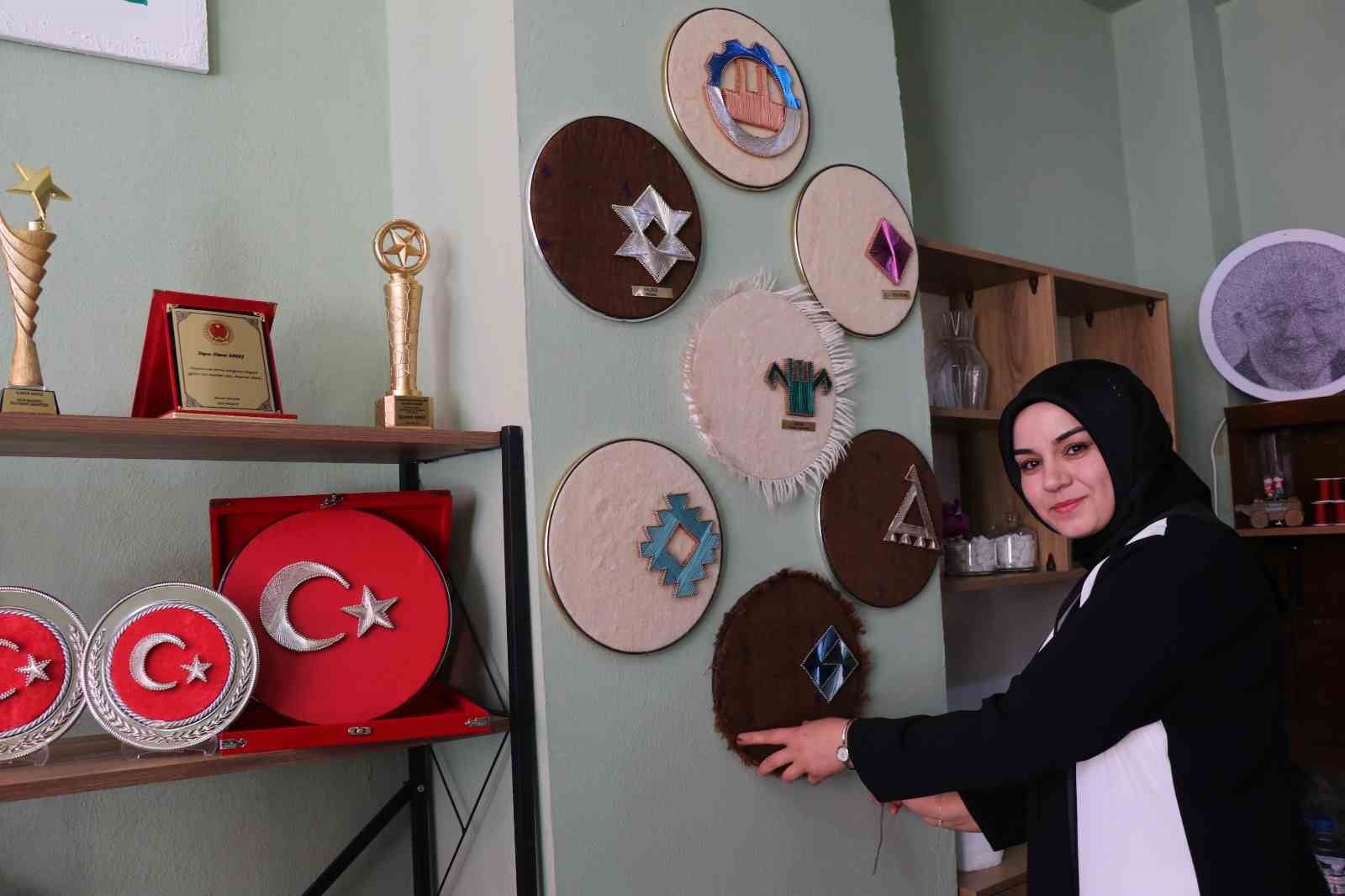 Filografi sanatçısı Elanur Akkuş hayaline kavuştu, kendi atölyesini açtı 7 filografi sanatcisi elanur akkus hayaline kavustu kendi atolyesini acti 3 Hp6CL8Hl