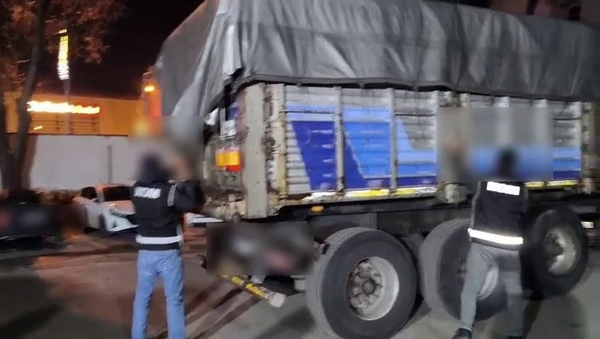 Fındıkla kamufle edilen tırdan 30 milyonluk kaçak makaron çıktı: 4 gözaltı 6 findikla kamufle edilen tirdan 30 milyonluk kacak makaron cikti 4 gozalti 2 y4ckpmsG