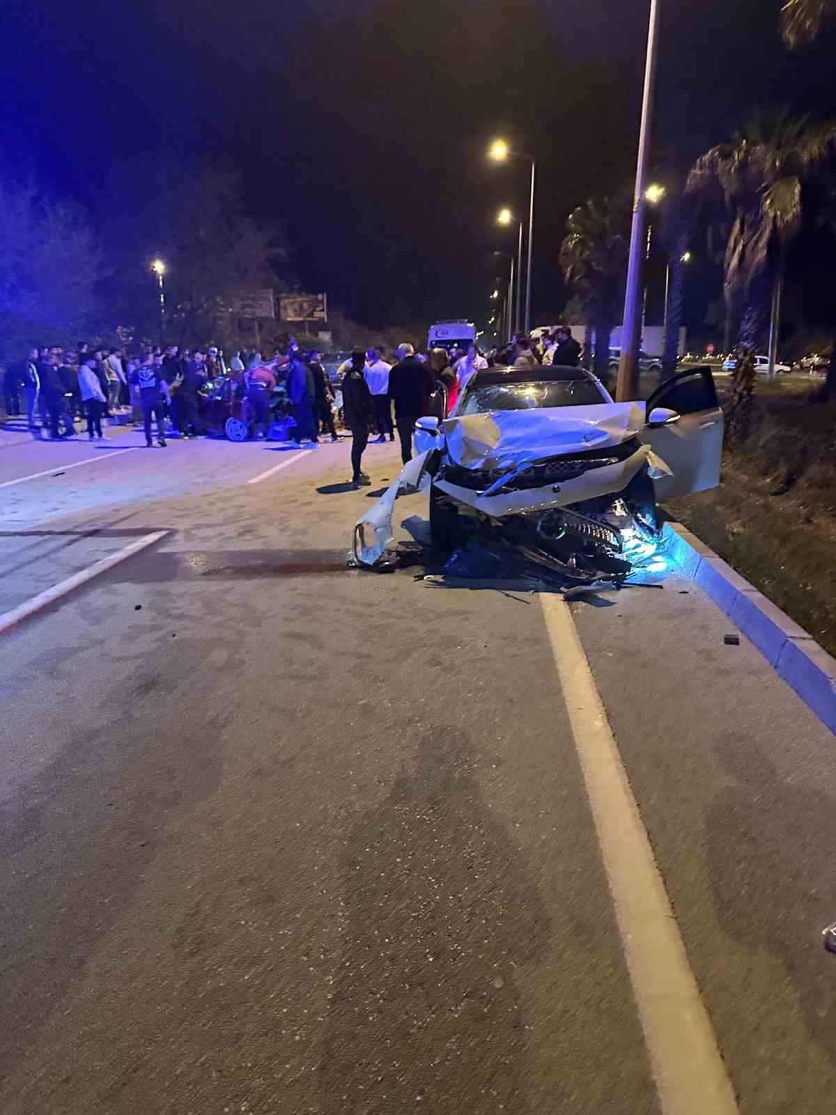 finike kumluca yolunda kaza 1 olu 5 yarali 5 d2pT1SLk