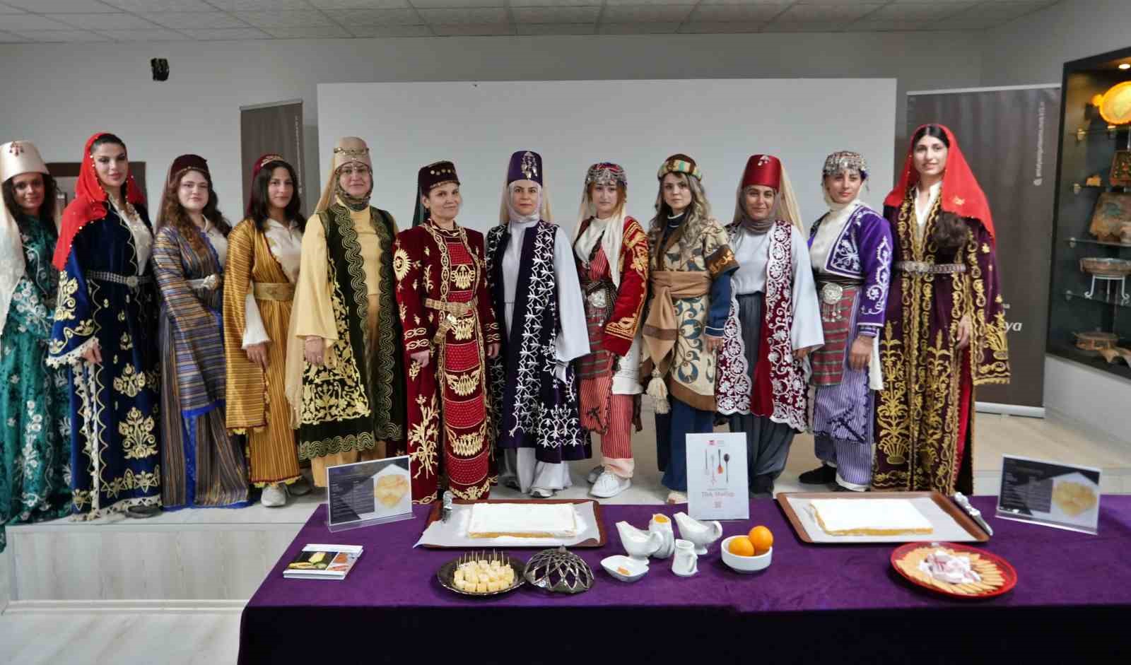 finike portakalli lokum antalyada vatandaslarla bulustu 0 igjnhRBV
