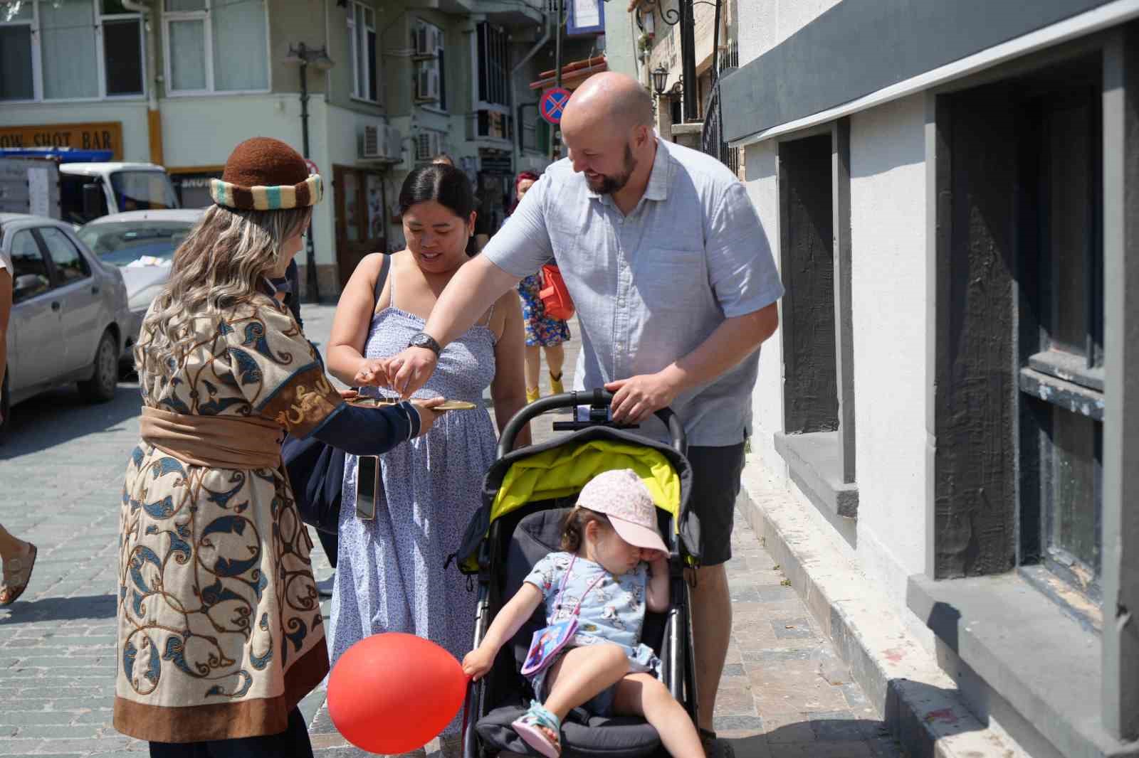 finike portakalli lokum antalyada vatandaslarla bulustu 5 UmArd8zr