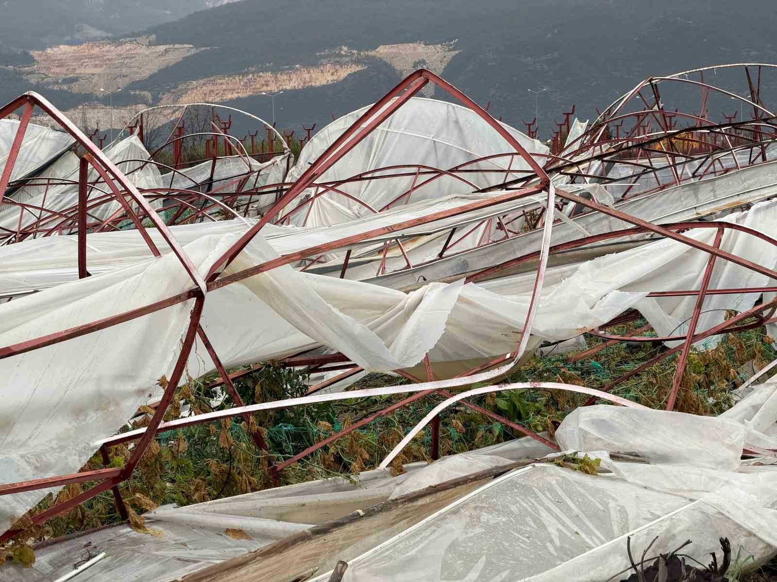 finikede hortumun verdigi hasar gunduz ortaya cikti 3 TiBZpk39
