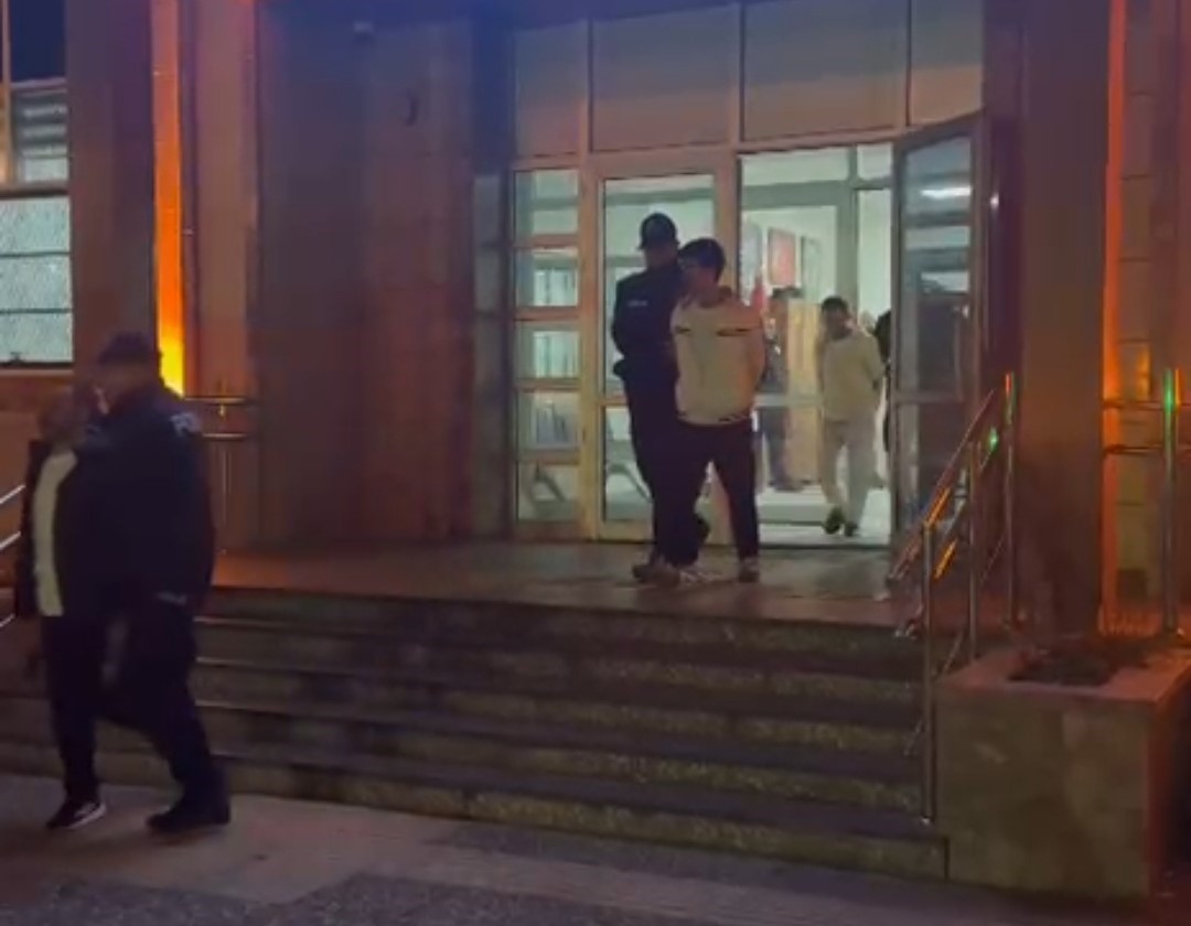 firari hukumlu baba ve iki oglu yakalandi 0 QLqZIMAG