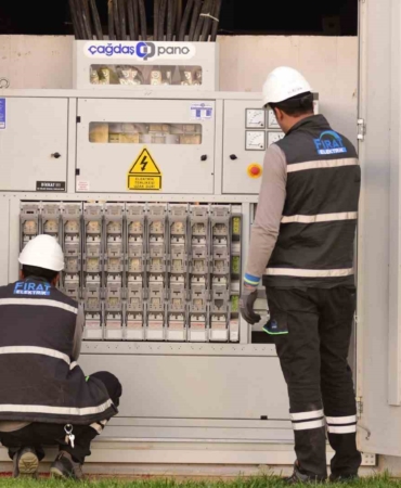 firat-edas-izinsiz-kazilarin-10-ayda-2-bin-219-elektrik-kesintisine-yol-actigini-acikladi-l6ZtTTn3.jpg