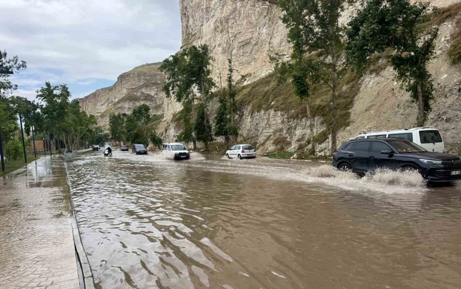firat nehri tasti her yeri su basti 11 3ALEuKVL
