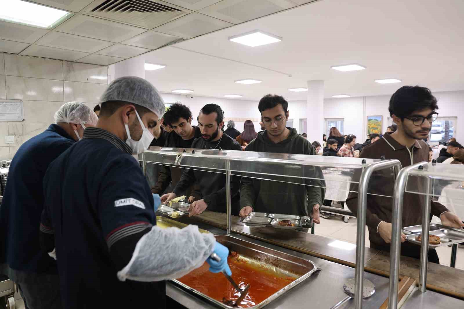 firat universitesinde ogrenciler ramazan ayinda anne yemekleriyle iftarini aciyor 6 6Y4UlfQH