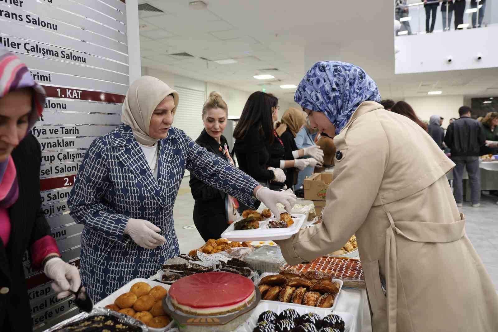 firat universitesinde sinav oncesi ogrencilere 150 cesit ev yemegi ikram edildi 4 QOL7h5sn