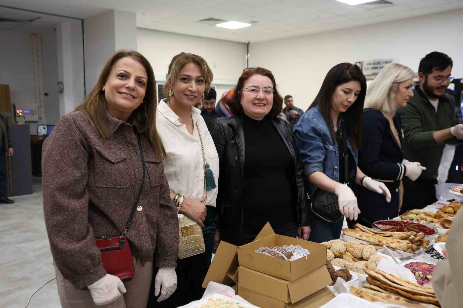 firat universitesinde sinav oncesi ogrencilere 150 cesit ev yemegi ikram edildi 5 6Dtva6GK