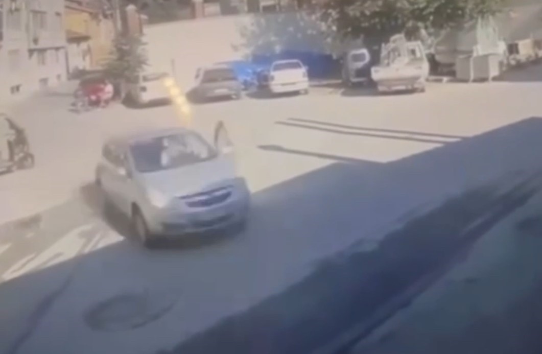 firina dalan otomobil ortaligi savas alanina cevirdi o anlar kamerada 3 Rmejwhh2