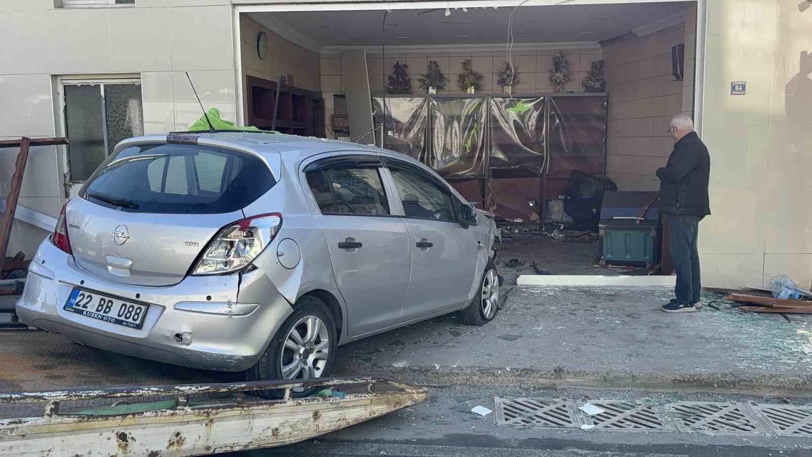 firina dalan otomobil ortaligi savas alanina cevirdi o anlar kamerada 6 vBSApCGC