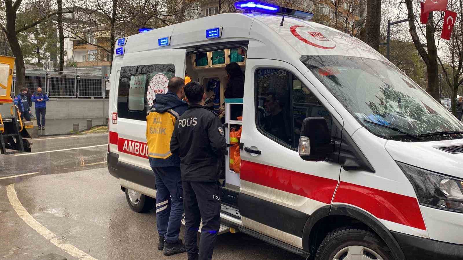 firinin bacasi tutustu 3 kisi dumandan etkilendi 1 jyMqEfQi