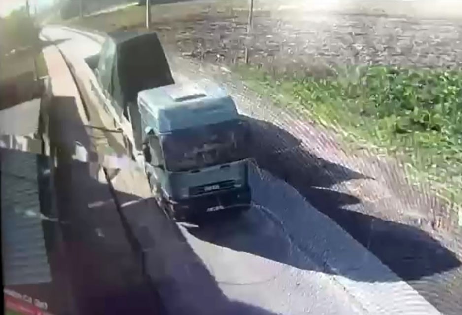Firmanın eski çalışanı 5 milyonluk iş makinesini çaldı 5 firmanin eski calisani 5 milyonluk is makinesini caldi 1 pG2yhZBv