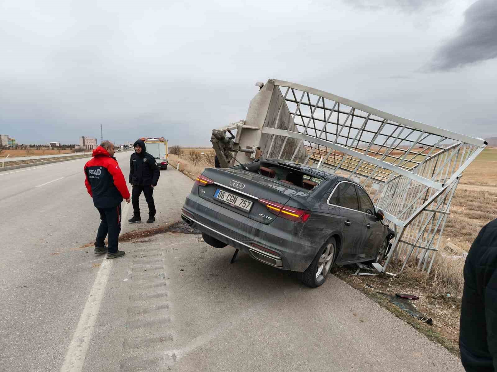 firtina kamyoneti devirip romorku karsi seride firlatti o anlar kamerada 2 6CG8XmrS