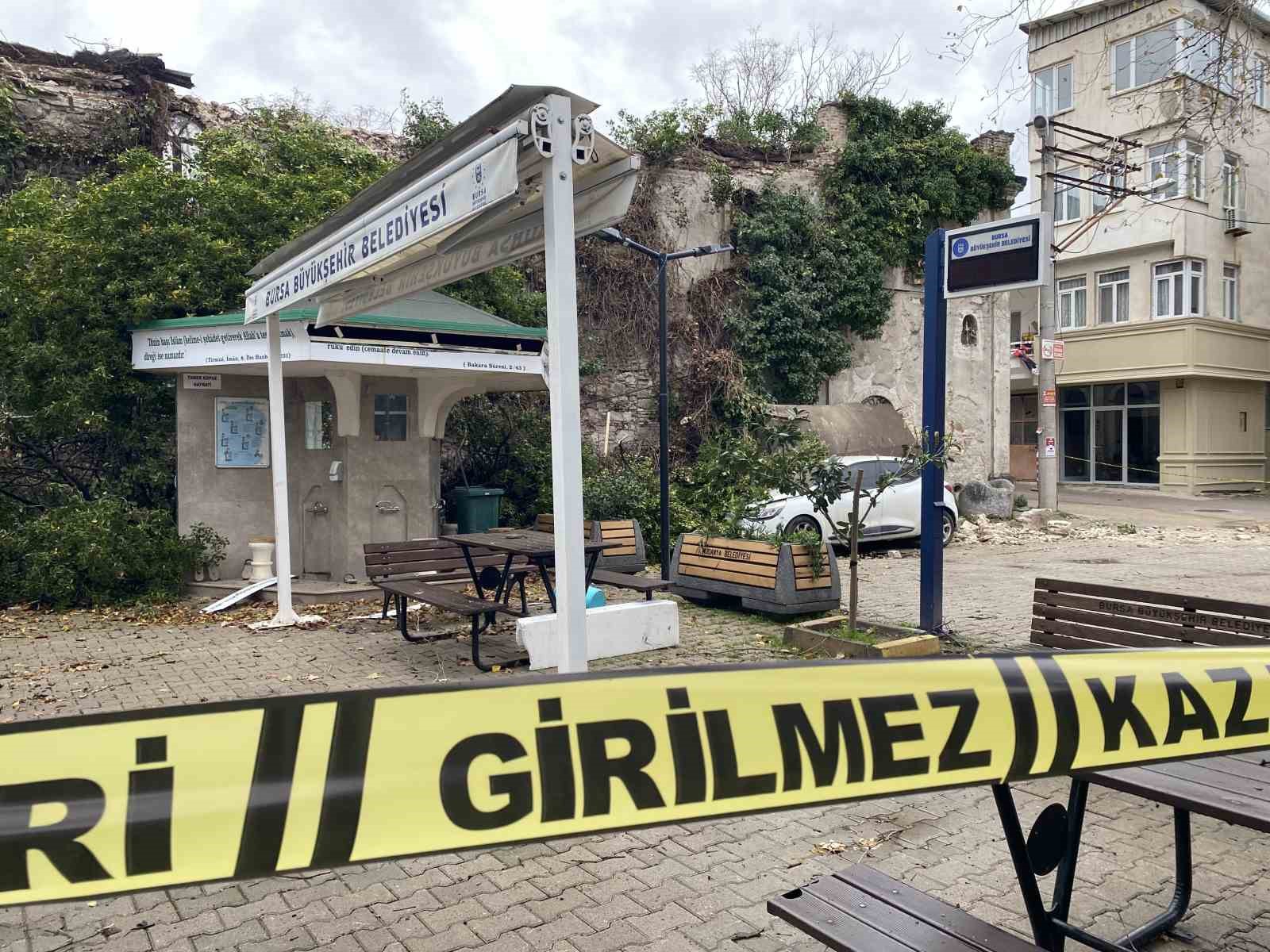 firtina tarihi kiliseyi de vurdu 6 ZmEhTk1M