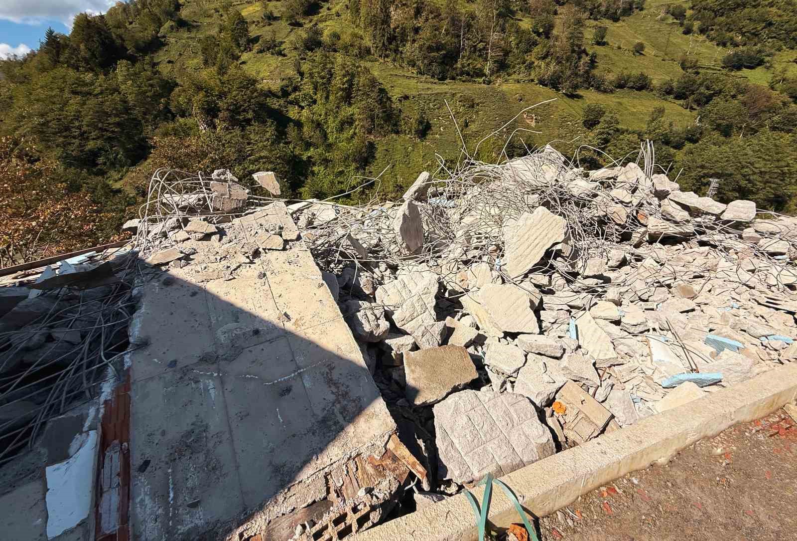 firtina vadisinde kacak ve riskli yapilar tek tek kaldiriliyor 1 Tnv54nyw