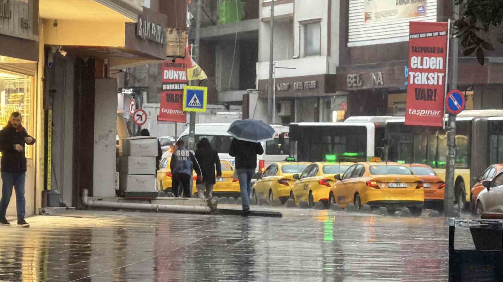 firtina ve kar uyarilarinin ardindan arnavutkoyde yagis basladi 4 bmfQ4duZ