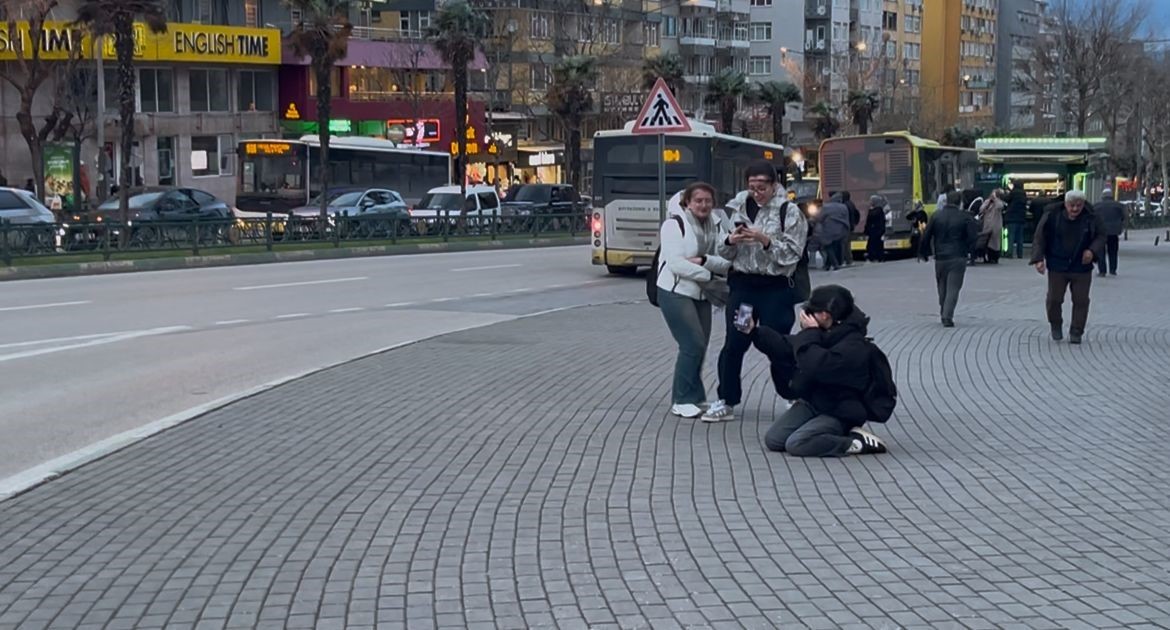 firtinada ucmamak icin yerlere boyle yattilar 3