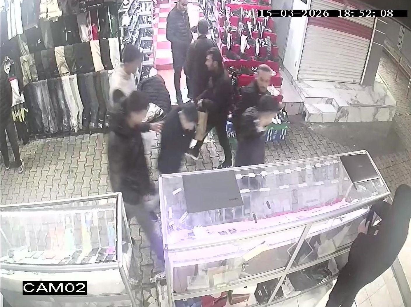 fiyat sorma bahanesiyle girdi cep telefonu caldi hosuma gitti savunmasi yapti 1 arOEAcWM