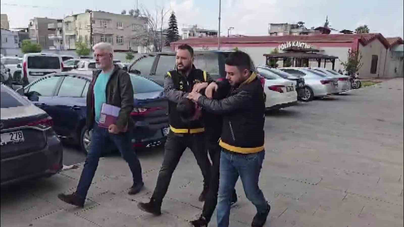 fiyat sorma bahanesiyle girdi cep telefonu caldi hosuma gitti savunmasi yapti 3 pSDczV6S