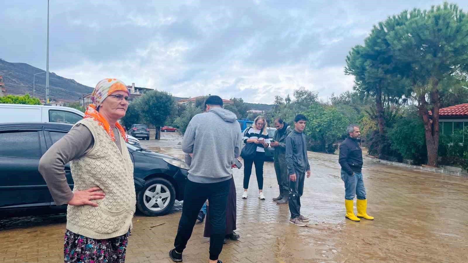foca 1 saat suren yagmurun ardindan sular altinda kaldi 1 FuvwlAMm