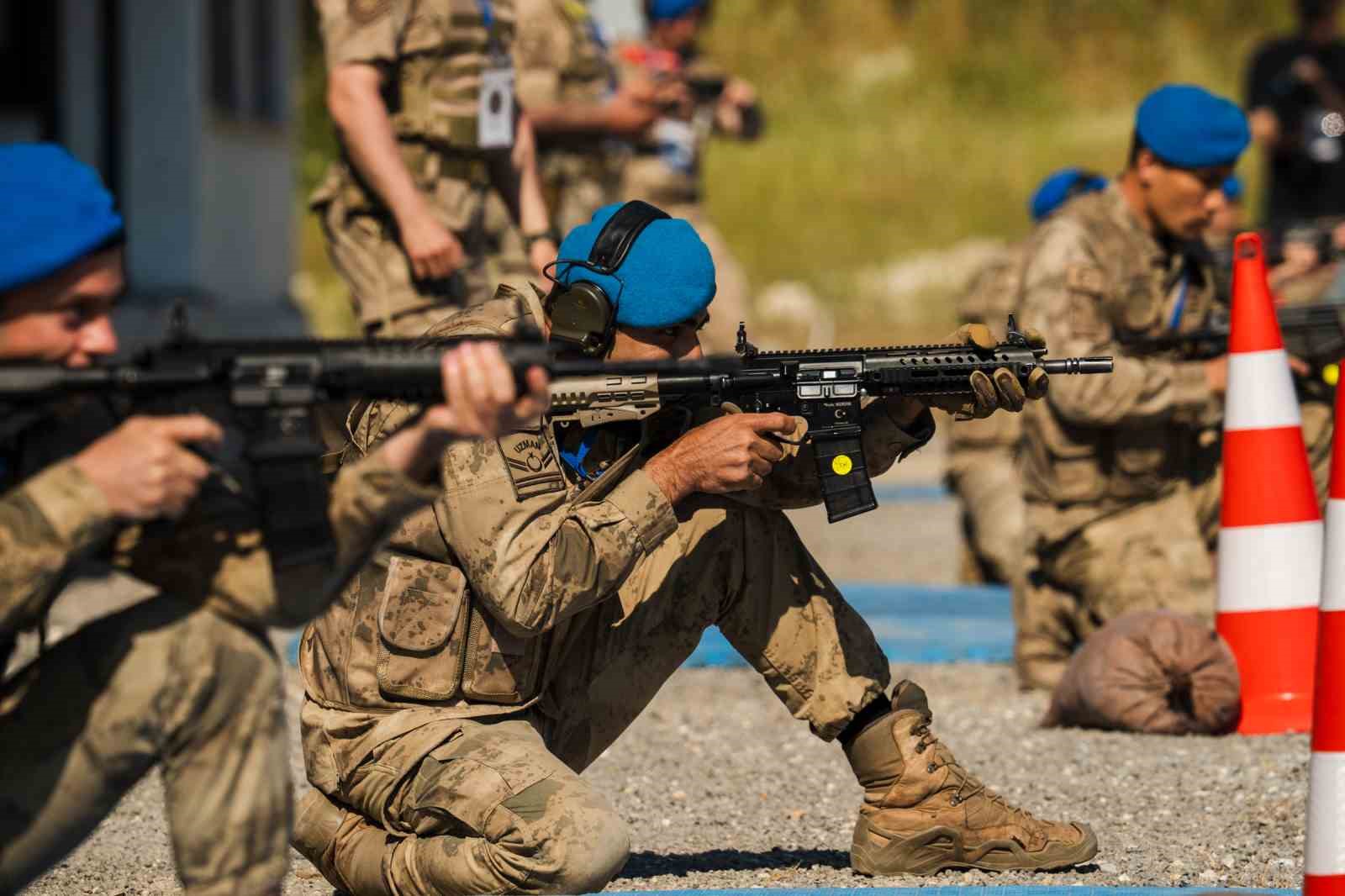 focada nefes kesen final jandarmanin sampiyon nisancilari kozlarini paylasti 8 pakZpeuG