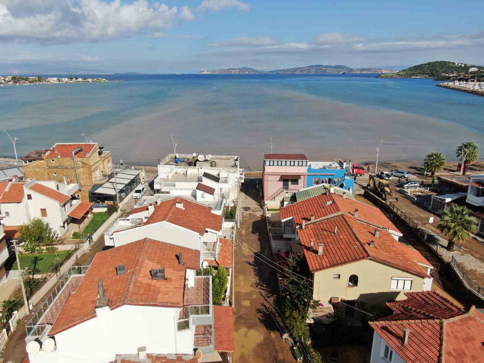 focada sel sulari denizin rengini degistirdi 0 nJuGz21A